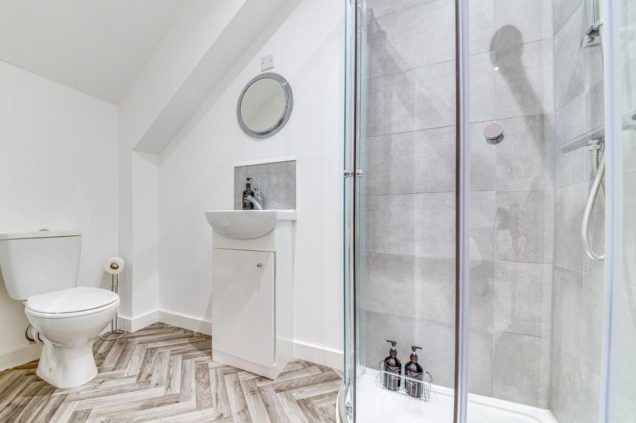 Stylish & Contemporary 2-Bed Townhouse - Parking - Wi-Fi - Netflix Apartman Worksop Kültér fotó