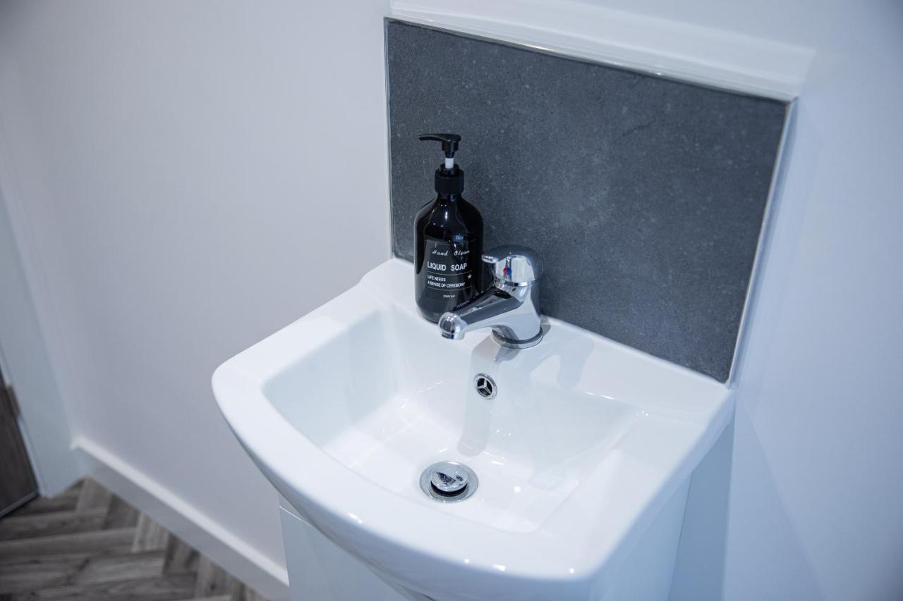 Stylish & Contemporary 2-Bed Townhouse - Parking - Wi-Fi - Netflix Apartman Worksop Kültér fotó