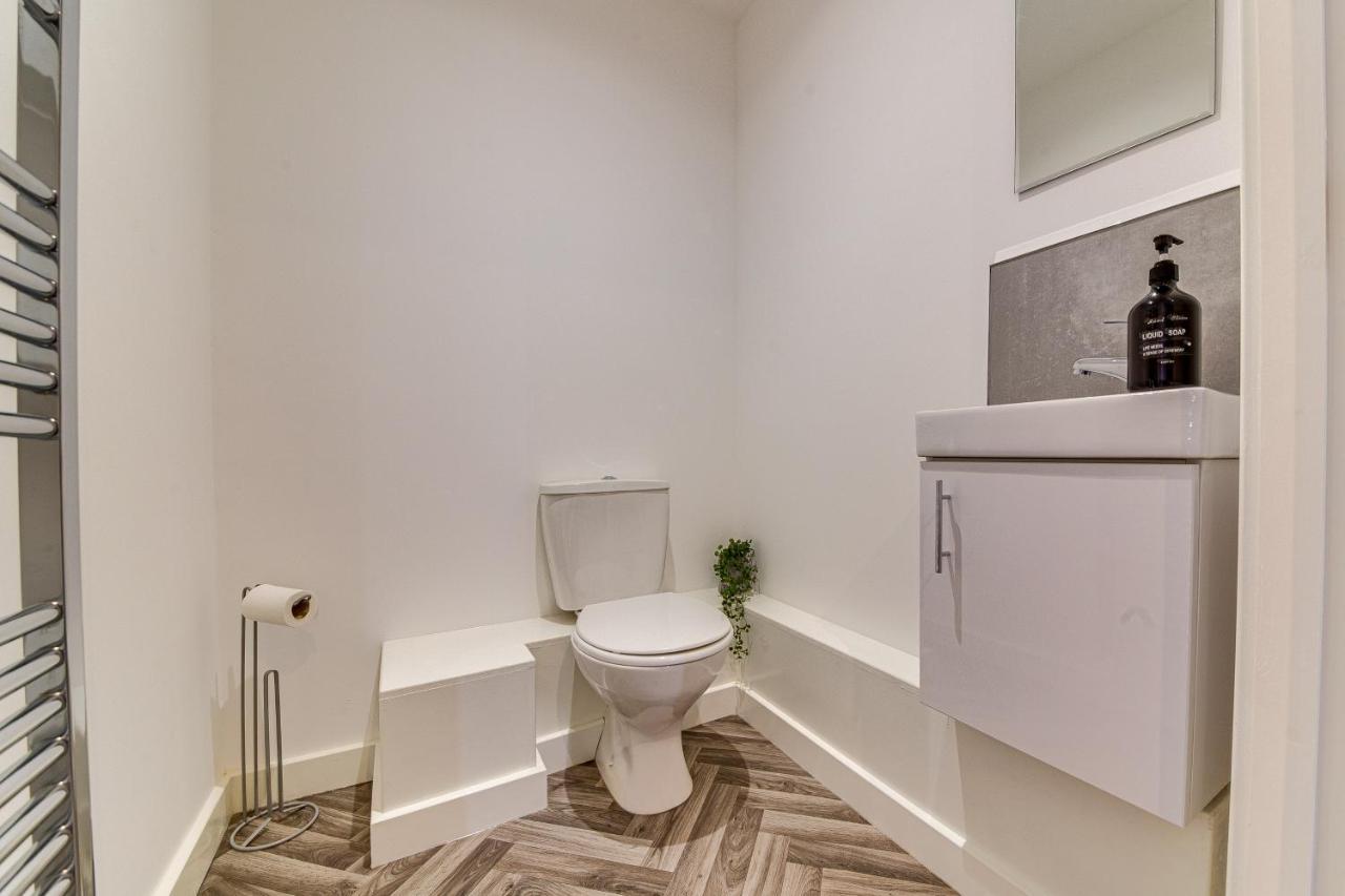 Stylish & Contemporary 2-Bed Townhouse - Parking - Wi-Fi - Netflix Apartman Worksop Kültér fotó