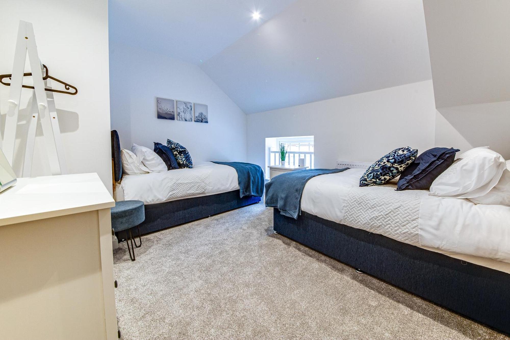 Stylish & Contemporary 2-Bed Townhouse - Parking - Wi-Fi - Netflix Apartman Worksop Szoba fotó