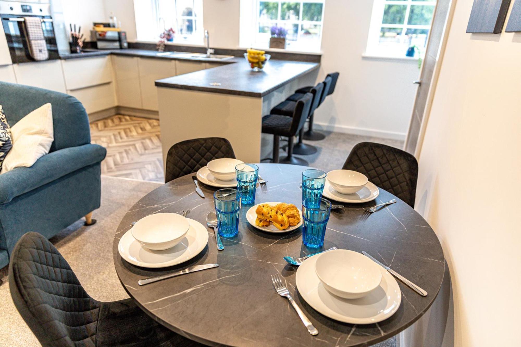 Stylish & Contemporary 2-Bed Townhouse - Parking - Wi-Fi - Netflix Apartman Worksop Kültér fotó