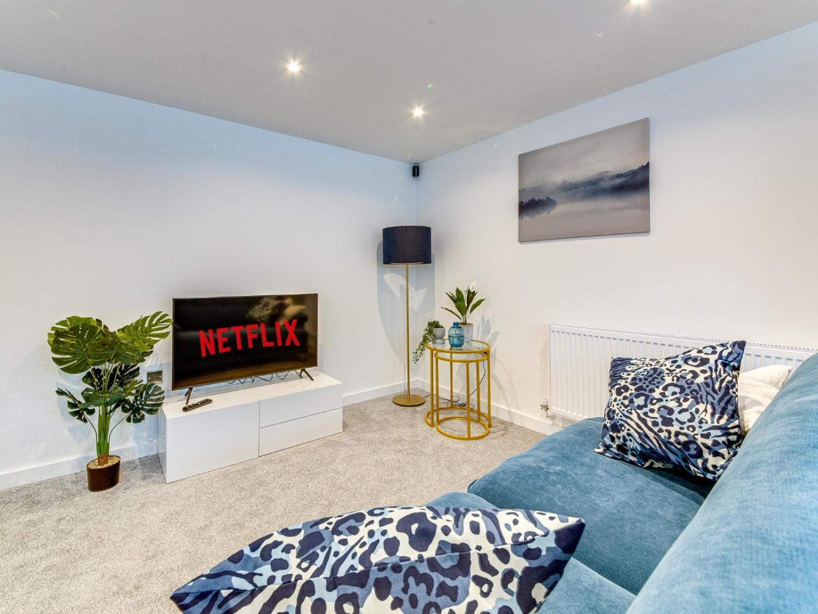 Stylish & Contemporary 2-Bed Townhouse - Parking - Wi-Fi - Netflix Apartman Worksop Kültér fotó